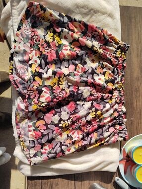 SHEIN Curve Black Floral Elastic-Waist Shorts with Pink & Yellow Blooms 963